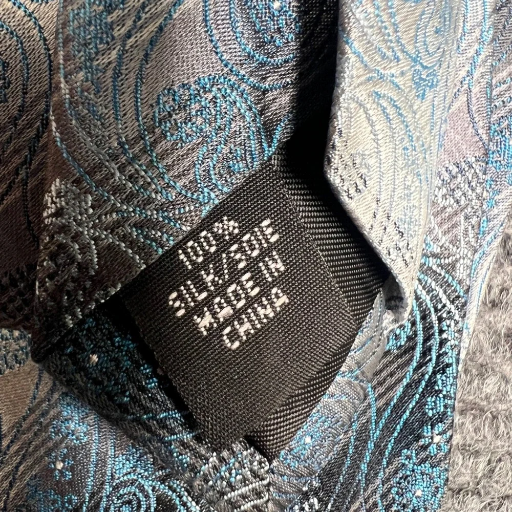Van Heusen Mens Anthia Paisley Silk Tie Blue Silver Black NEW